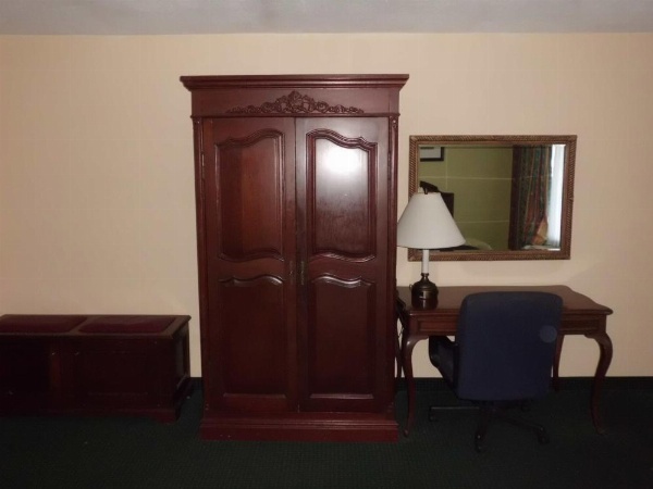 America's Best Inn Lakeland image 14